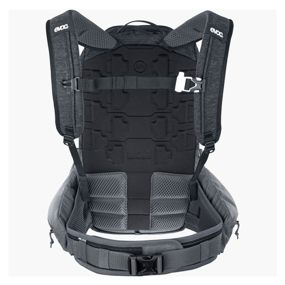 Zaino Evoc Trail Pro 16, prestazioni di alto livello con un peso minimo,