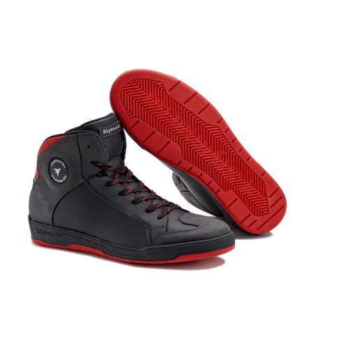 Sneakers Stylmartin tecnica in pelle pieno fiore, con fodera impermeabile e traspirante.