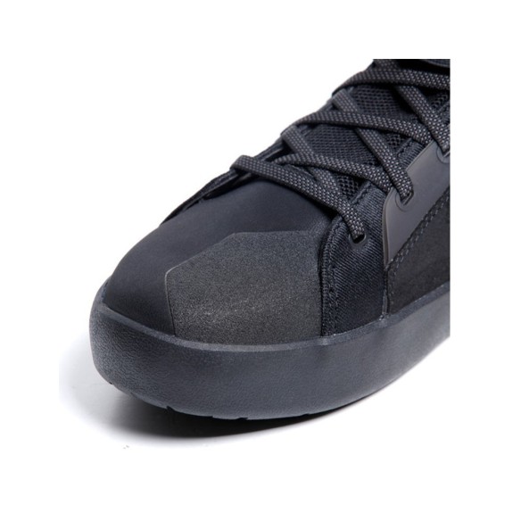 Scarpa tecnica Dainese Urbactive Gore-Tex in vendita da Canella motoabbigliamento