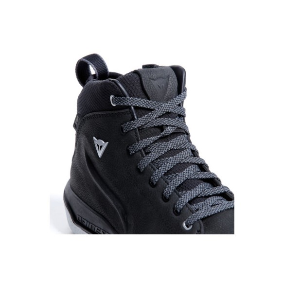 Scarpa tecnica Dainese Metractive Woman in vendita da Canella motoabbigliamento