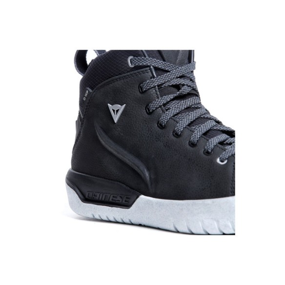 Scarpa tecnica Dainese Metractive Woman in vendita da Canella motoabbigliamento