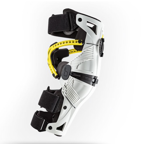 Tutori Ergonomici Mobius X8, leggeri e resistenti, in vendita da Canella Moto