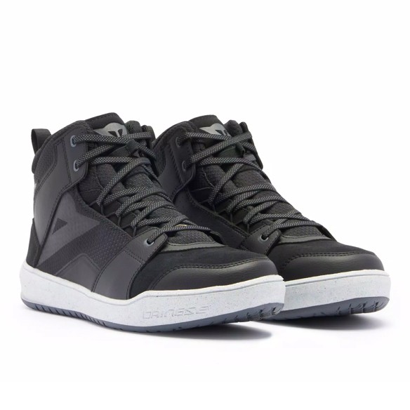 Scarpa tecnica Dainese Suburb-D Wp, impermeabile e confortevole, in vendita da Canella