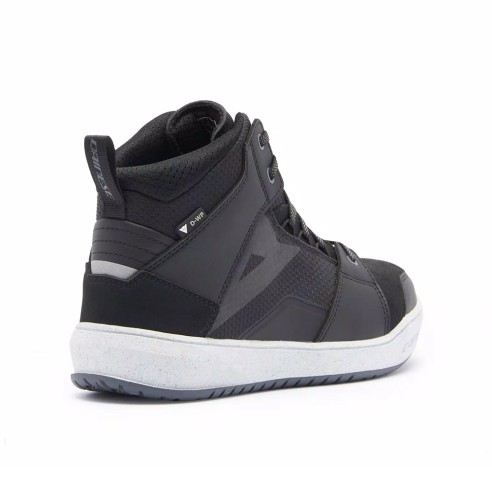 Scarpa tecnica Dainese Suburb-D Wp, impermeabile e confortevole, in vendita da Canella