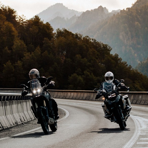 Sena SRL3 per Shoei Neotec 3, GT-Air 3 e J-Cruise 3 | Interfono Mesh e Bluetooth